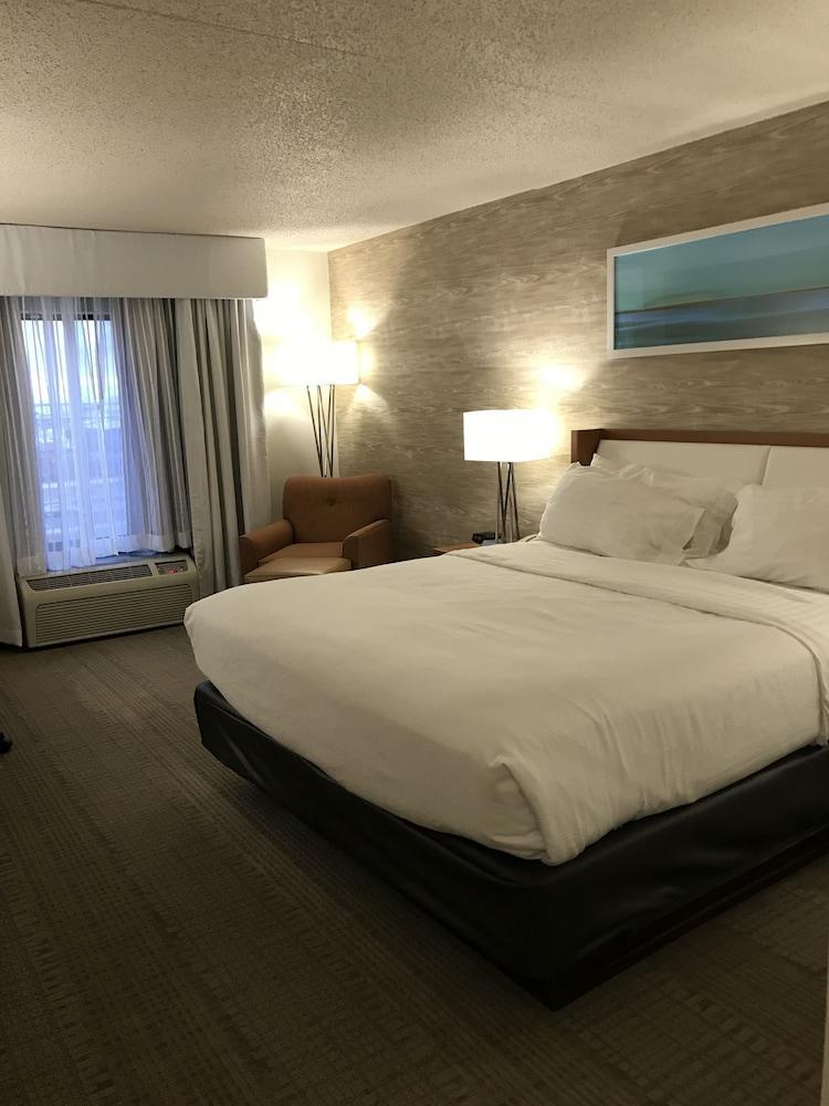 Holiday Inn & Suites Bolingbrook By Ihg Exterior foto